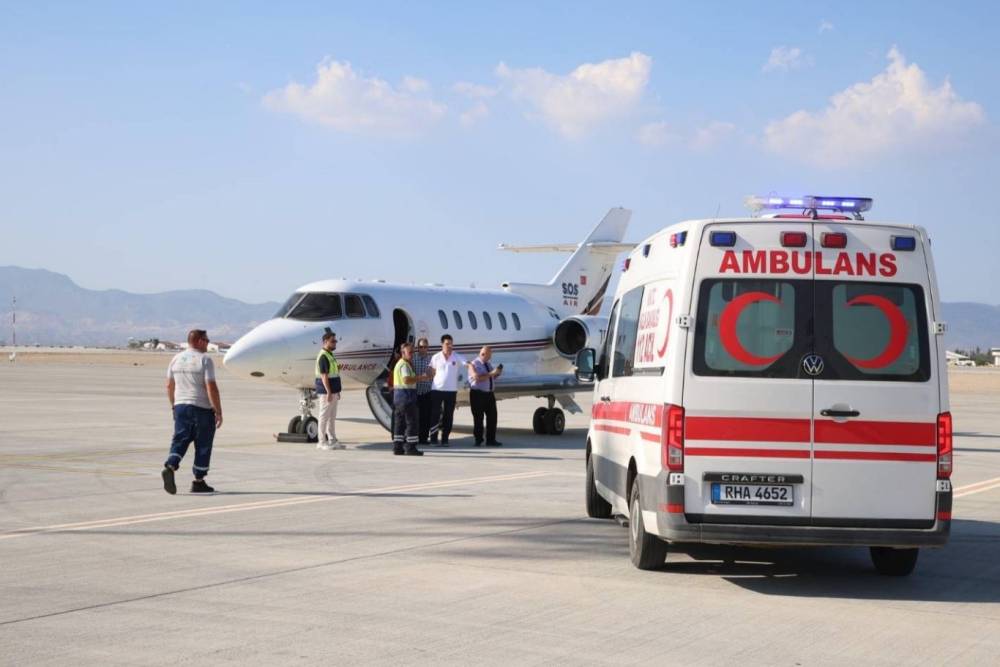 Girne'deki gemi kazasından kurtulan hamile kadın ambulans u&ccedil;akla T&uuml;rkiye'ye getirildi