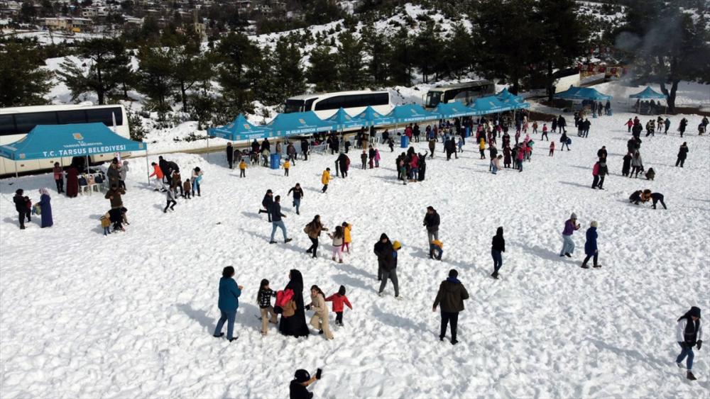 Tarsus Belediyesinden öğrencilere kar sürprizi