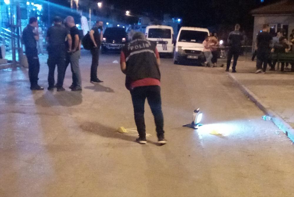 Adana'da evde silahlı saldırıya uğrayan 4 kişi yaralandı