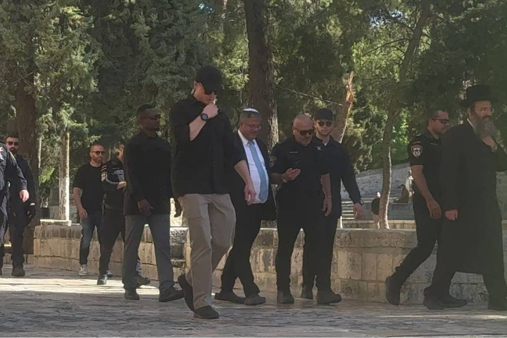 Siyonist Ben-Gvir, Mescid-i Aksa'ya saldırdı