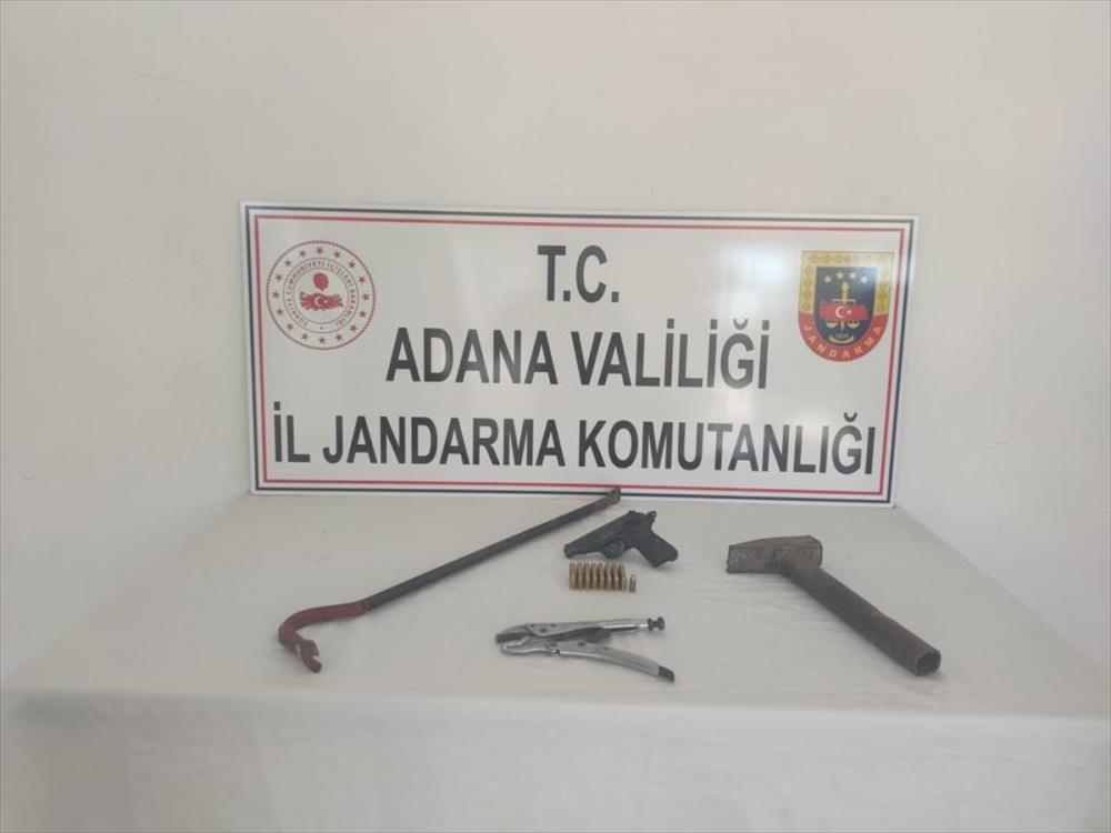 Adana'da çiftlik evinden hırsızlık yaptığı iddia edilen şüpheli yakalandı