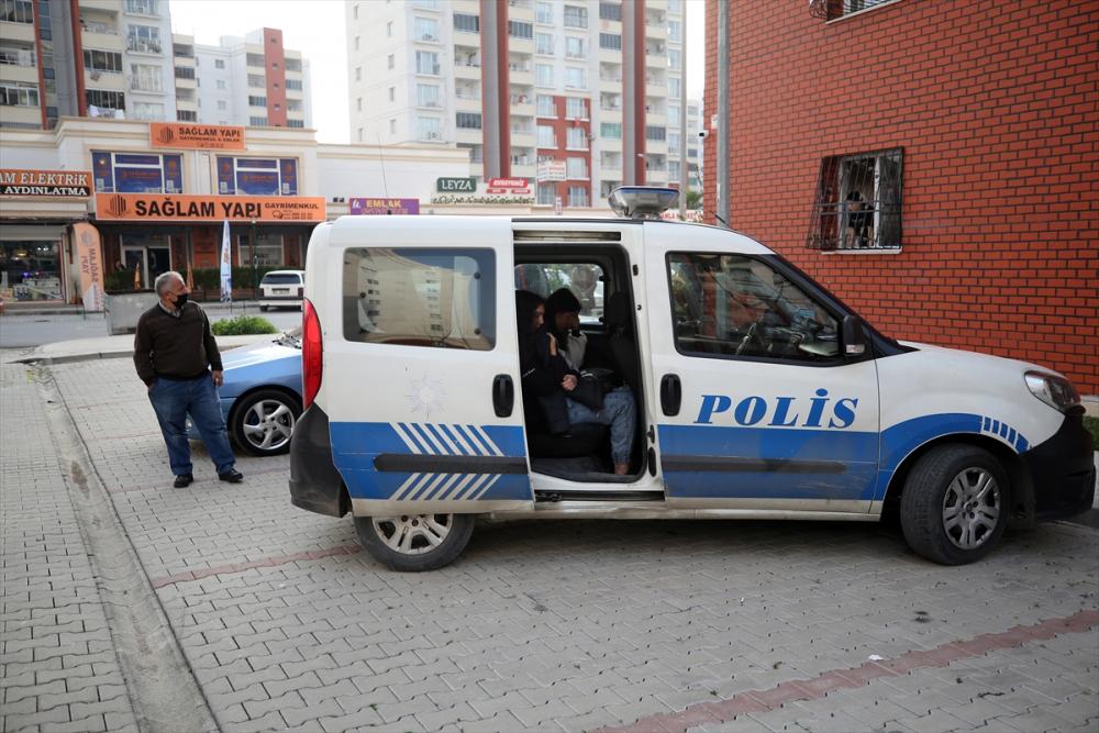 Adana'da bıçaklı kavgada 2 kişi yaralandı