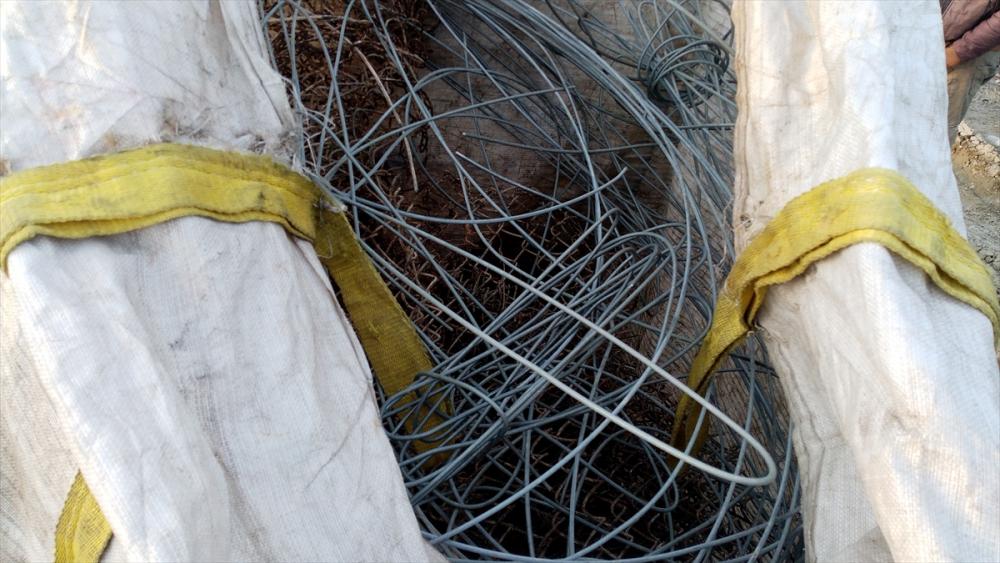 Adana'da Karayollarına ait tel örgüleri çalan 2 şüpheli yakalandı