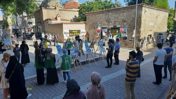 Adana'da Kudüs İçin Tek Yürek konulu fotoğraf ve resim sergisi açıldı
