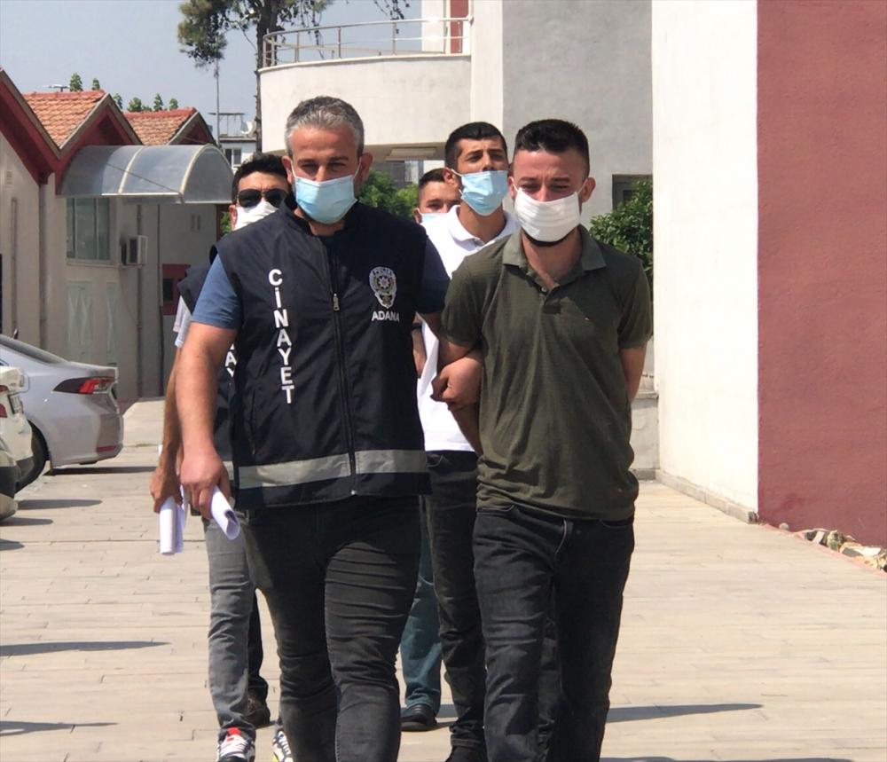 Adana'da bir kişiyi darbedip bıçakla yaraladıkları öne sürülen 3 zanlı yakalandı