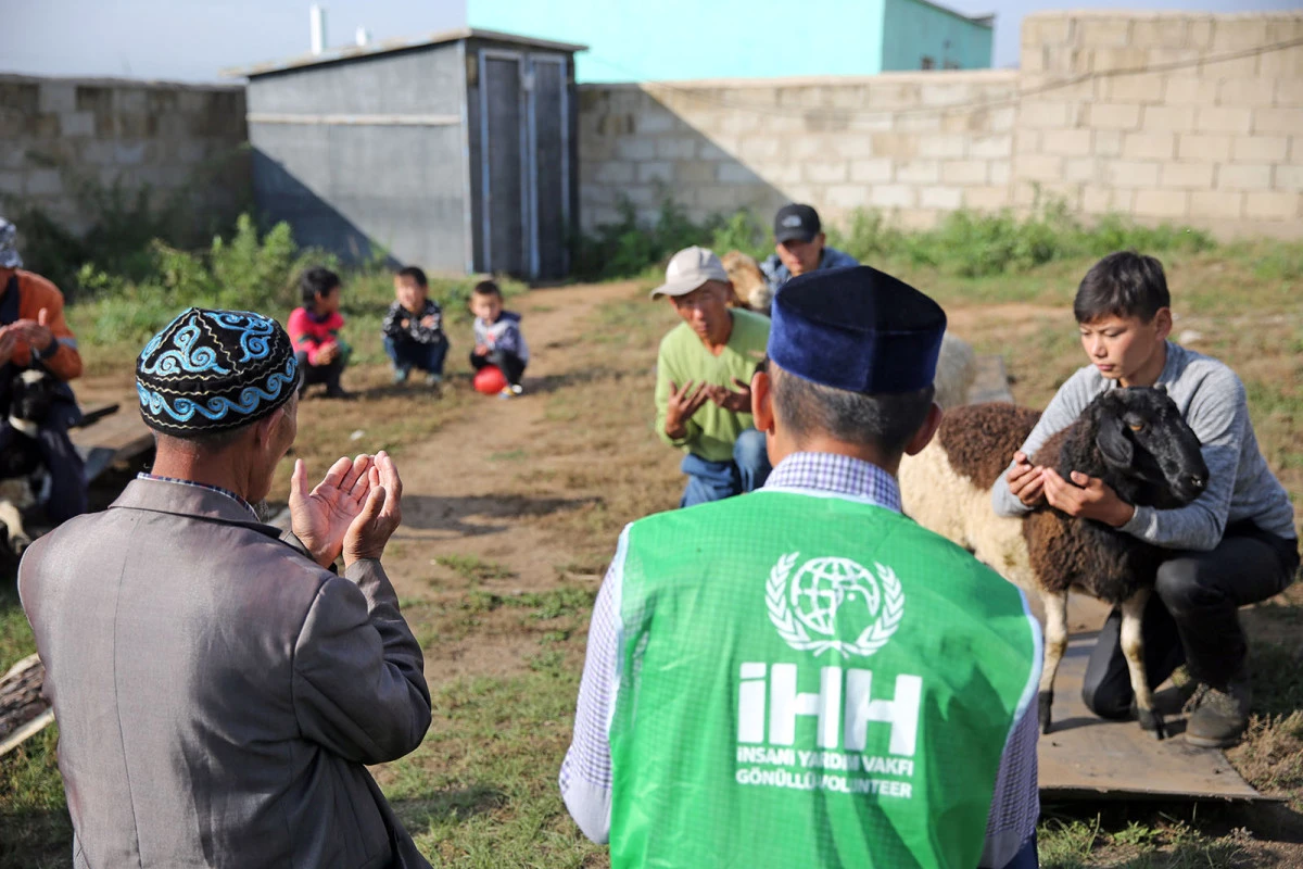 Adana İHH Başkanı Mahmut Eraslan: "Kurban Kardeşliğe &Ccedil;ağrıdır"