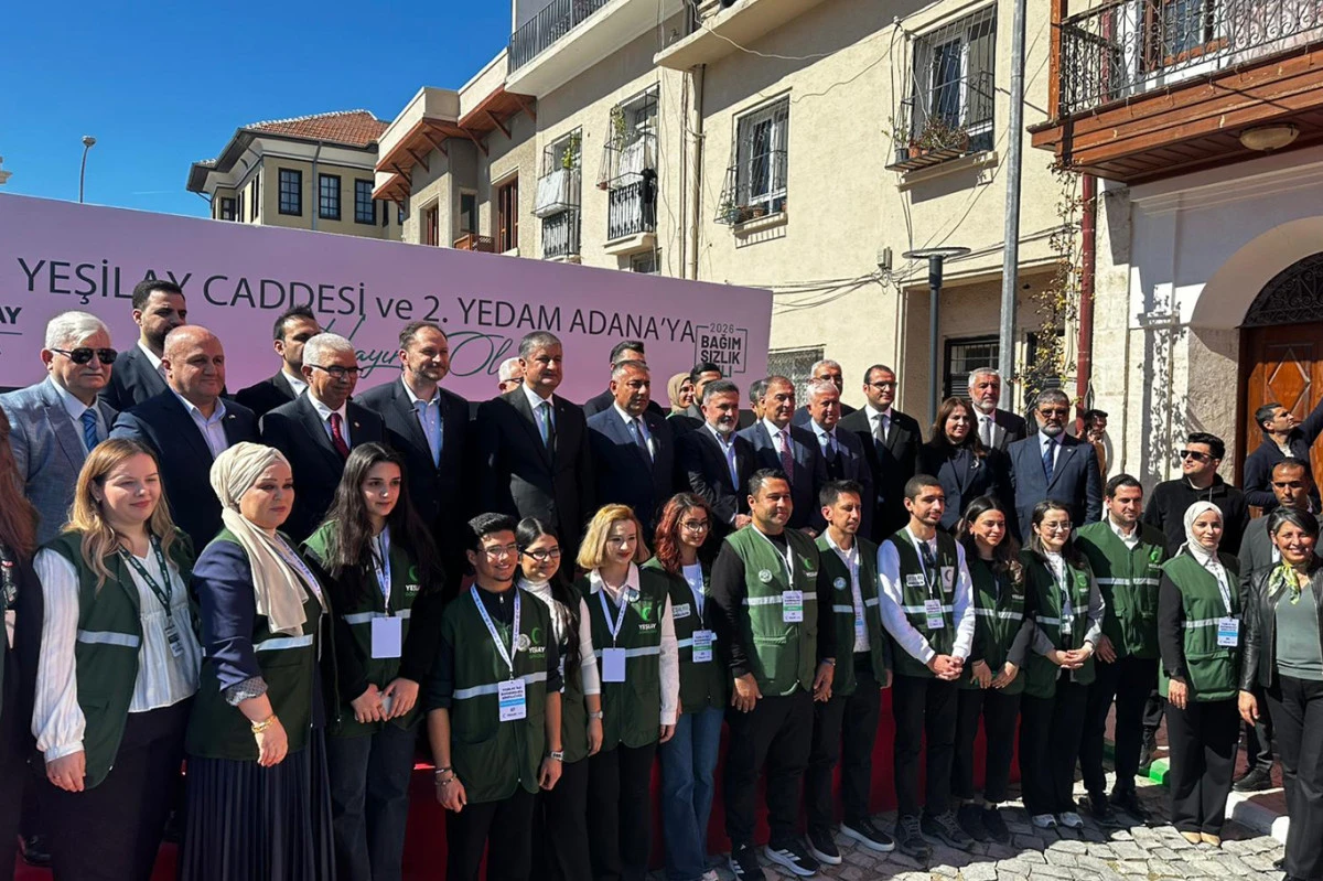 Adana&rsquo;da Yeşilay Haftası&rsquo;nda &ccedil;ifte adım: Caddeye &ldquo;Yeşilay&rdquo; adı verildi