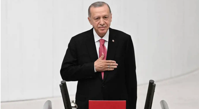 Cumhurbaşkanı Erdoğan resmen görevine başladı