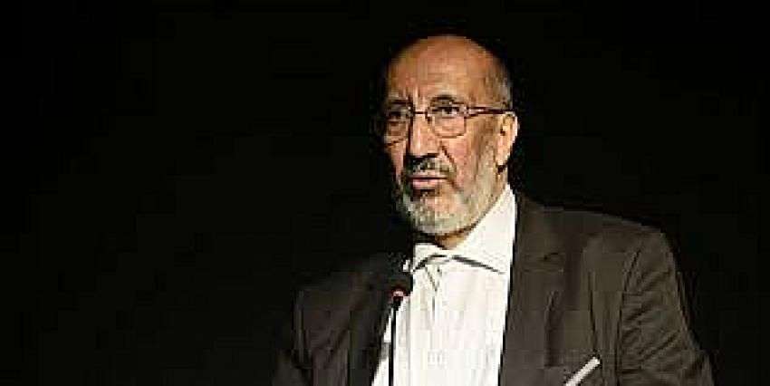 YAZAR ABDURRAHMAN DİLİPAK: MİLLET SİYASETÇİNİN VELİNİMETİDİR