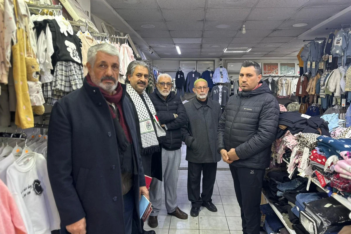 Kıbrıs Caddesi esnafları &ldquo;Bir g&uuml;nl&uuml;k kazancımız Gazze&rsquo;ye&rdquo; dedi