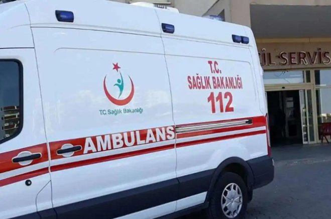 Polisten kaçan şüphelilerin motosikletine tren çarptı 