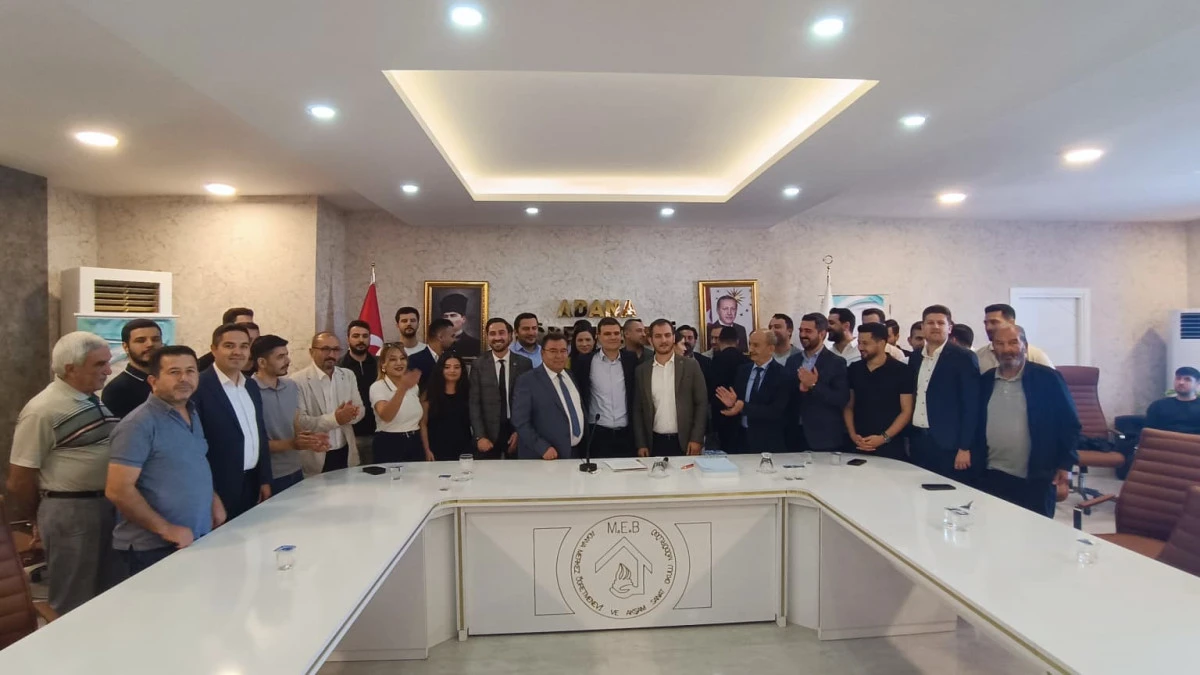 SAĞLIK EMEKÇİLERİ ADANA’DA SAĞLIK-SEN ÇATISI ALTINDA BULUŞTU 