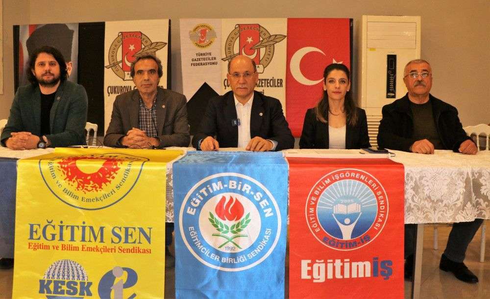 SENDİKALAR BANKA PROMOSYONU İÇİN 26 NİSAN'DA ALANLARA İNİYOR