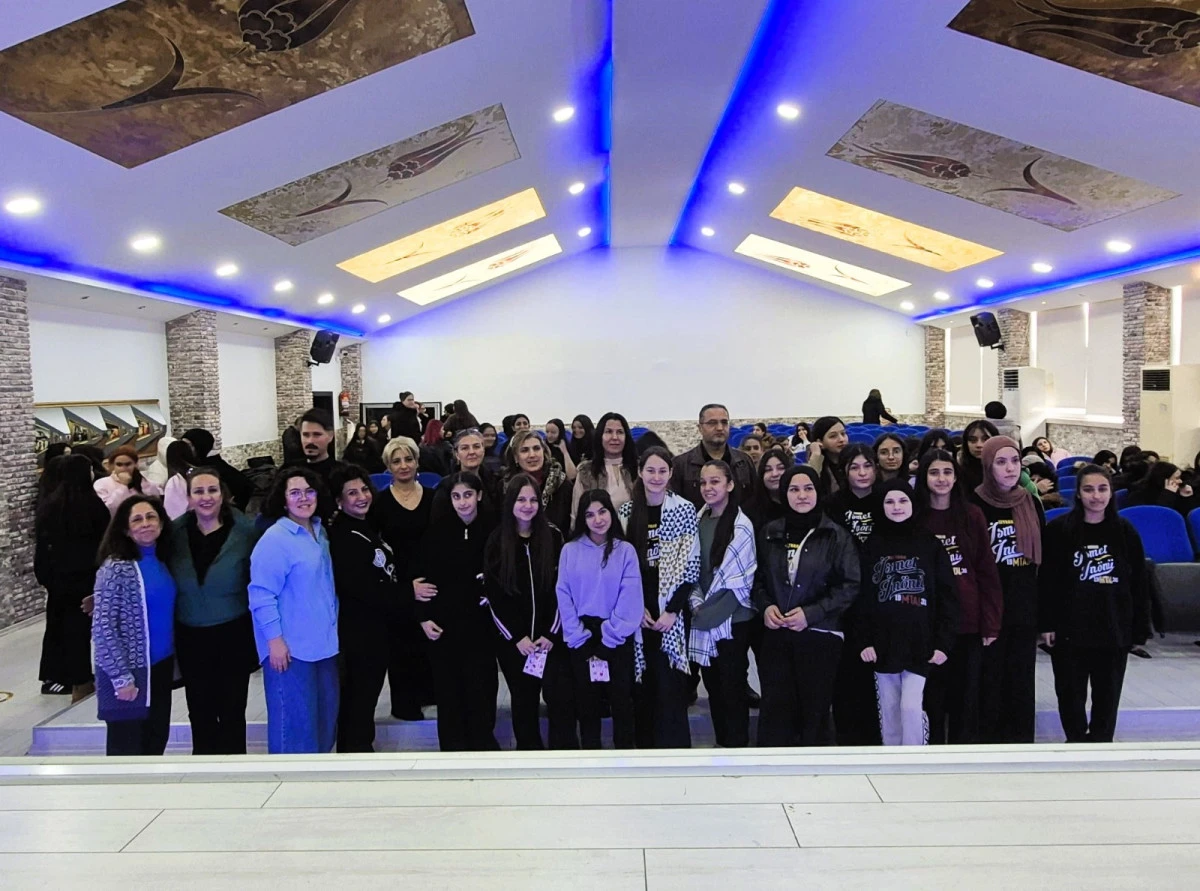 SEYHAN İSMET İN&Ouml;N&Uuml; KIZ MTAL&rsquo;DE BİLGİ YARIŞMASI COŞKUSU